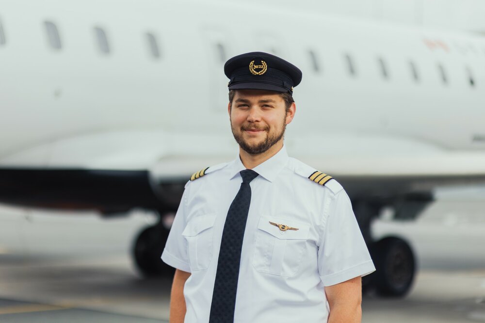 First Officer MacKenzie Gunther